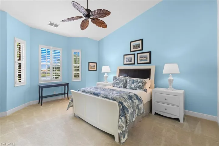 6414  Legacy  CIR, Naples, FL 34113