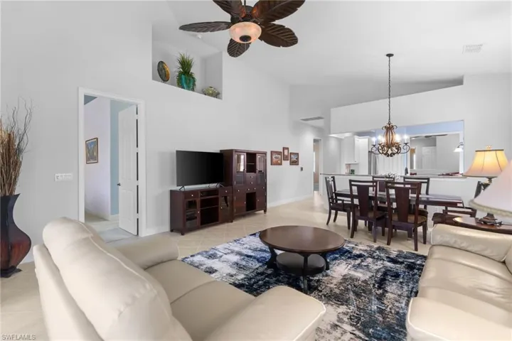 6414  Legacy  CIR, Naples, FL 34113