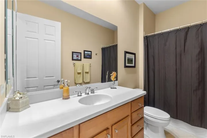 6414  Legacy  CIR, Naples, FL 34113
