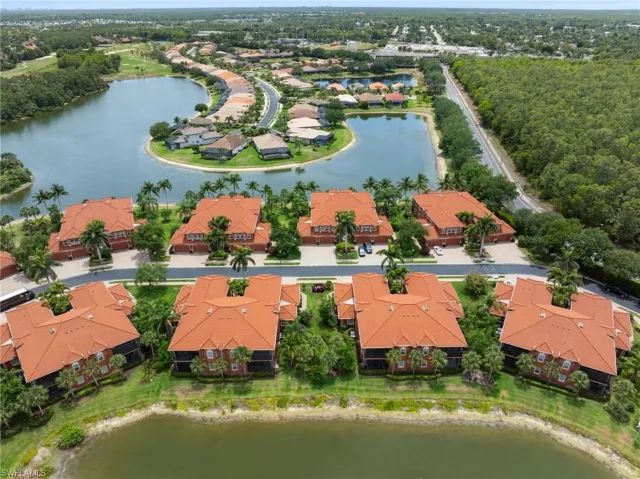 6414  Legacy  CIR, Naples, FL 34113