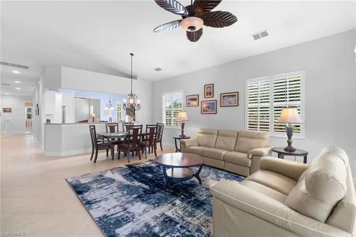 6414  Legacy  CIR, Naples, FL 34113