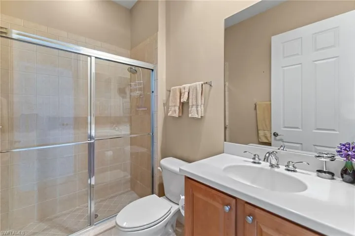 6414  Legacy  CIR, Naples, FL 34113