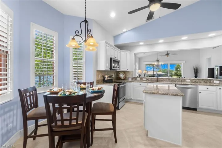 6414  Legacy  CIR, Naples, FL 34113