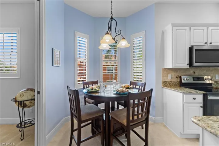 6414  Legacy  CIR, Naples, FL 34113