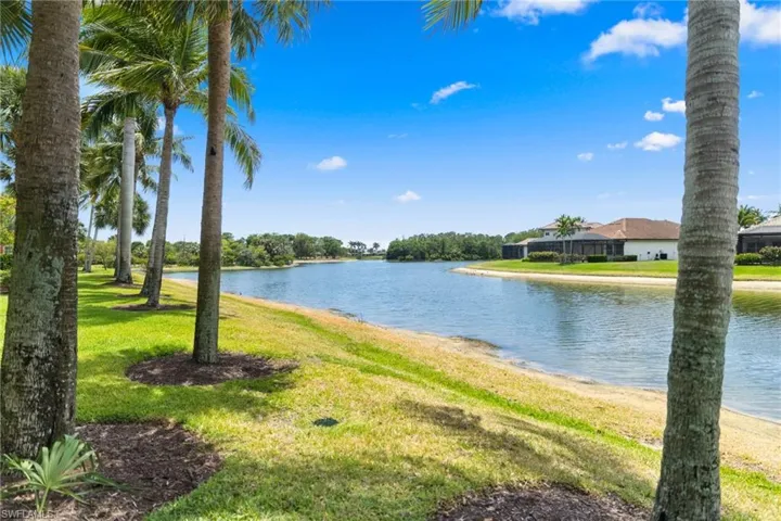 6414  Legacy  CIR, Naples, FL 34113