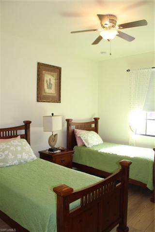 Guest with twin beds