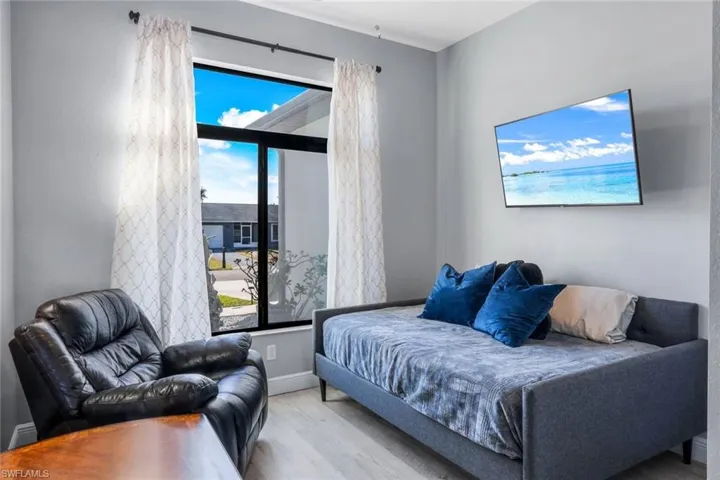 Flex room can be 4th bedroom, office, or den