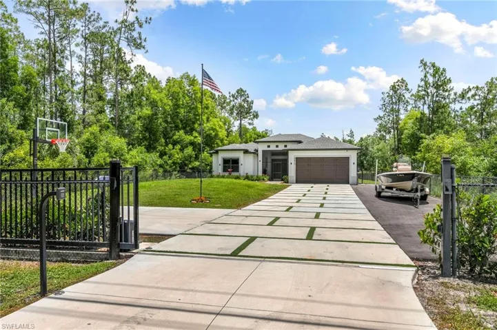 4473 Golden Gate Blvd E, Naples, Florida 34120