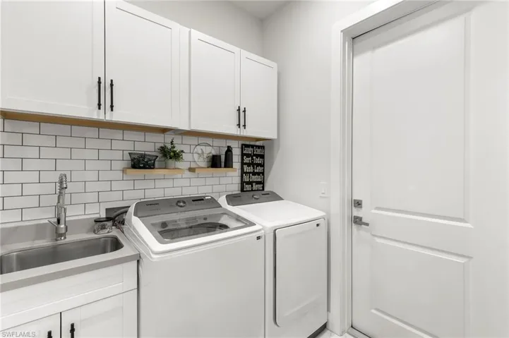 4473 Golden Gate Blvd E, Naples, Florida 34120