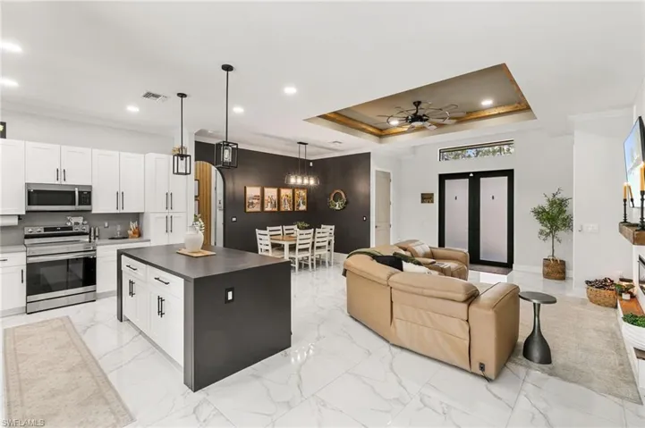 4473 Golden Gate Blvd E, Naples, Florida 34120