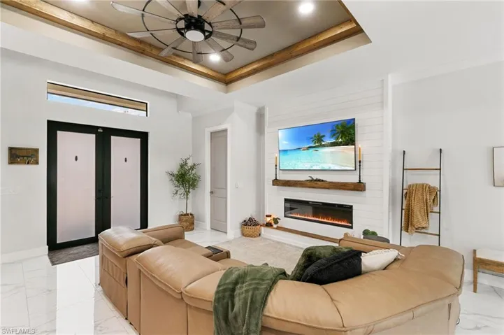 4473 Golden Gate Blvd E, Naples, Florida 34120