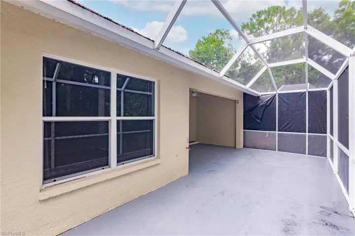 5270  Whitten  DR, Naples, FL 34104