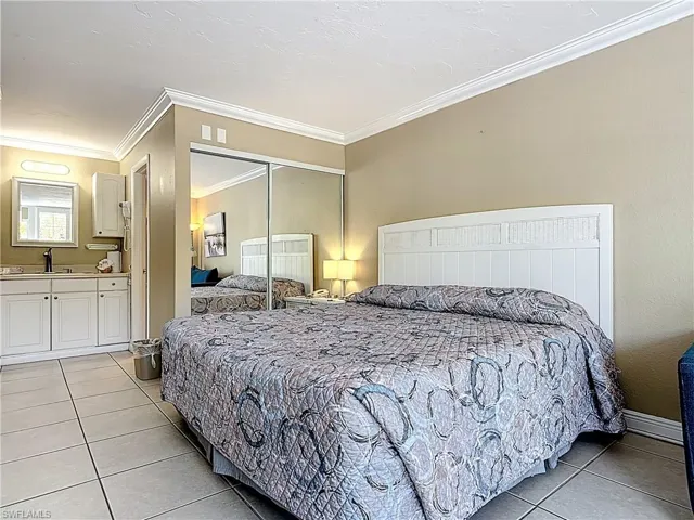 2555 Tamiami Trl N # 111, Naples Fl 34103