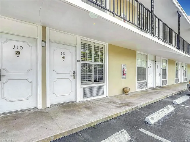 2555 Tamiami Trl N # 111, Naples Fl 34103