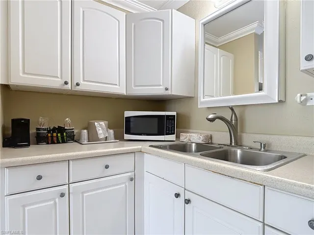 2555 Tamiami Trl N # 111, Naples Fl 34103