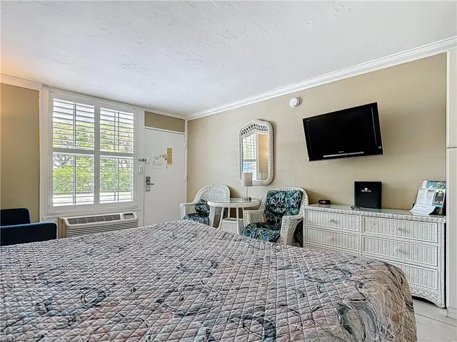 2555 Tamiami Trl N # 111, Naples Fl 34103