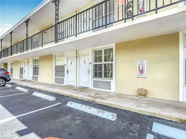 2555 Tamiami Trl N # 111, Naples Fl 34103