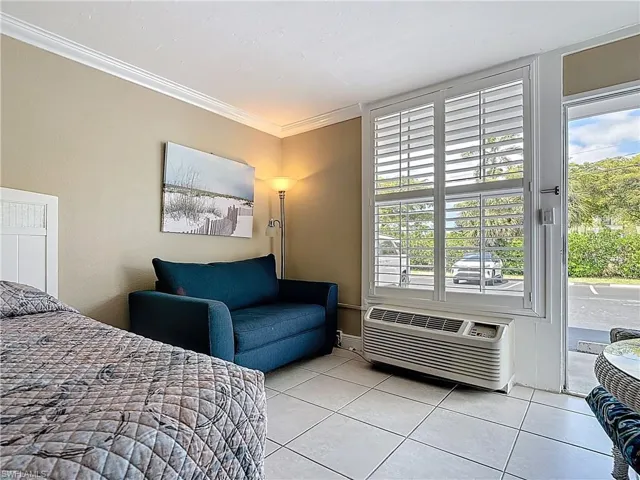 2555 Tamiami Trl N # 111, Naples Fl 34103