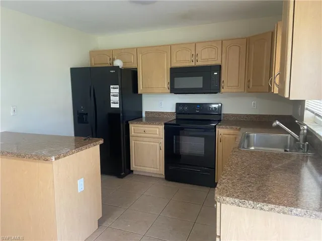 526 SE 2nd  ST, Cape Coral, FL 33990