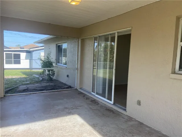 526 SE 2nd  ST, Cape Coral, FL 33990