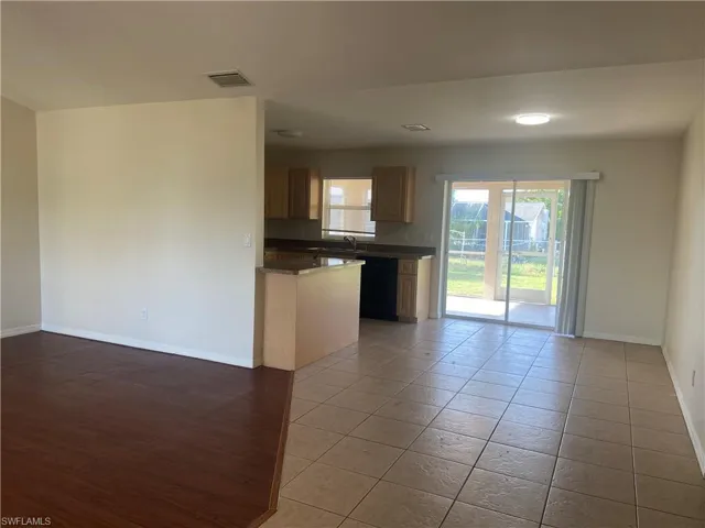 526 SE 2nd  ST, Cape Coral, FL 33990