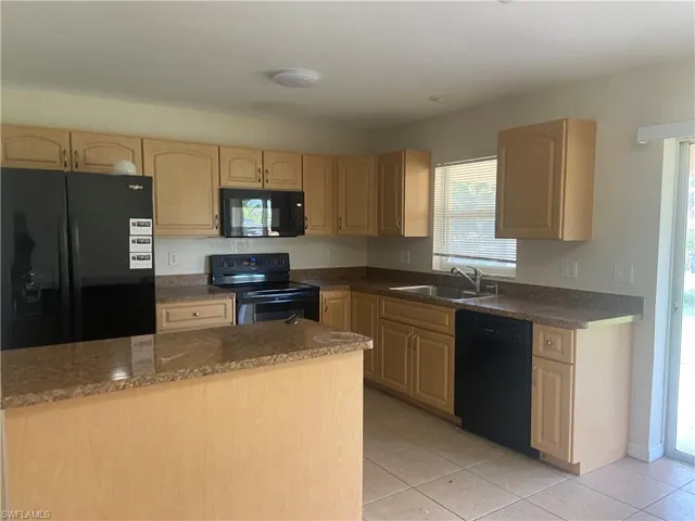526 SE 2nd  ST, Cape Coral, FL 33990