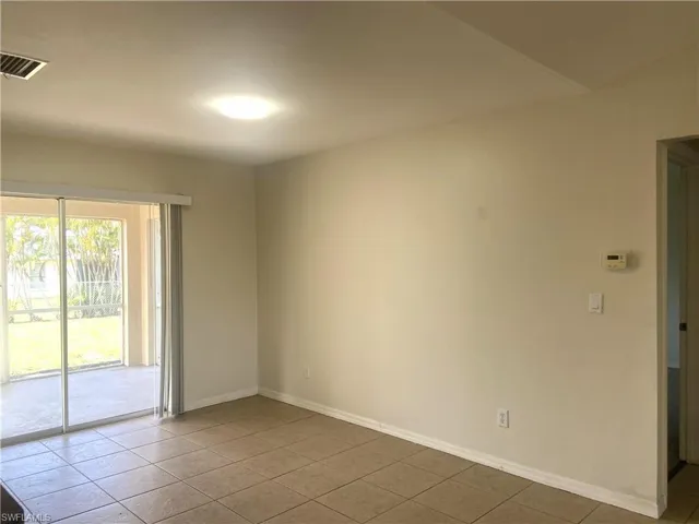 526 SE 2nd  ST, Cape Coral, FL 33990