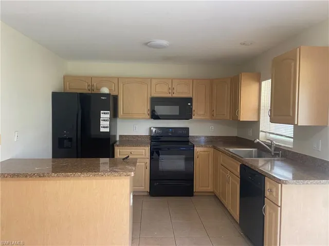 526 SE 2nd  ST, Cape Coral, FL 33990