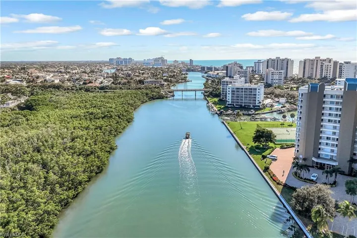 Between the Bay and the Gulf