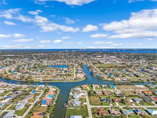 2011 Ne 2nd St, Cape Coral, Florida 33909