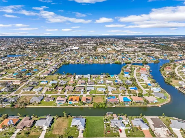 2011 Ne 2nd St, Cape Coral, Florida 33909