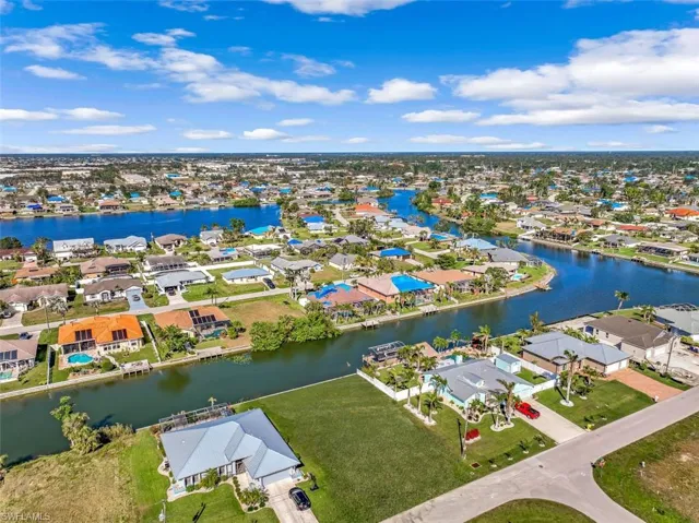 2011 Ne 2nd St, Cape Coral, Florida 33909