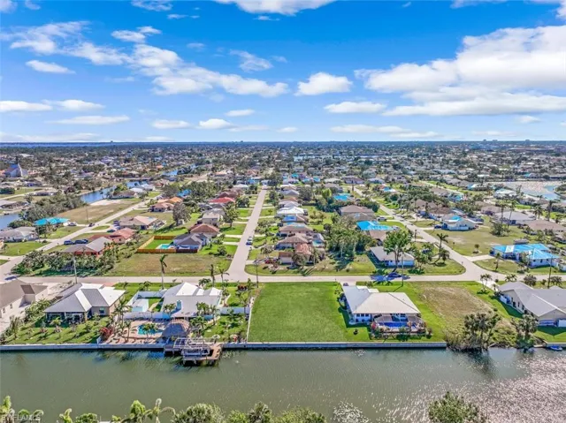 2011 Ne 2nd St, Cape Coral, Florida 33909