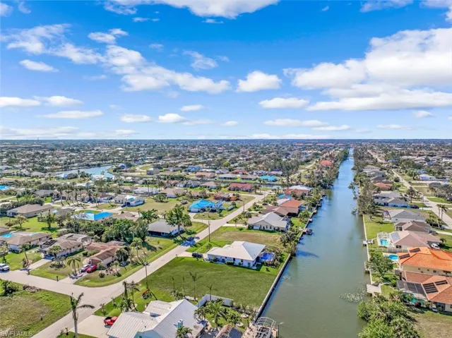 2011 Ne 2nd St, Cape Coral, Florida 33909