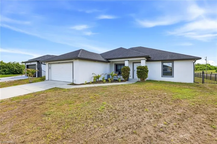 4705  Dora S AVE, Lehigh Acres, FL 33976