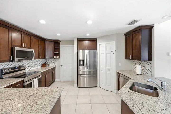4705  Dora S AVE, Lehigh Acres, FL 33976