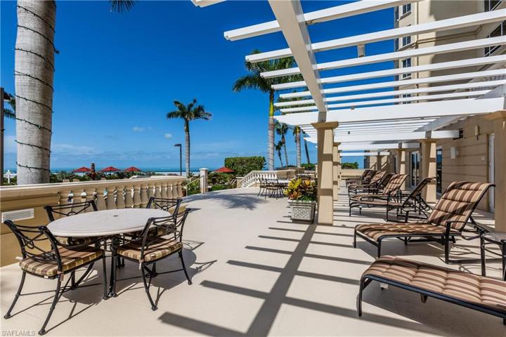 Cabana Deck