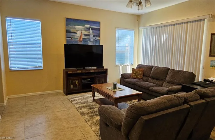1113  Amber Lake  CT, Cape Coral, FL 33909