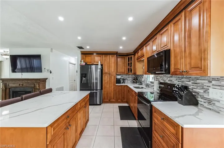 703  Willow  DR, Lehigh Acres, FL 33936