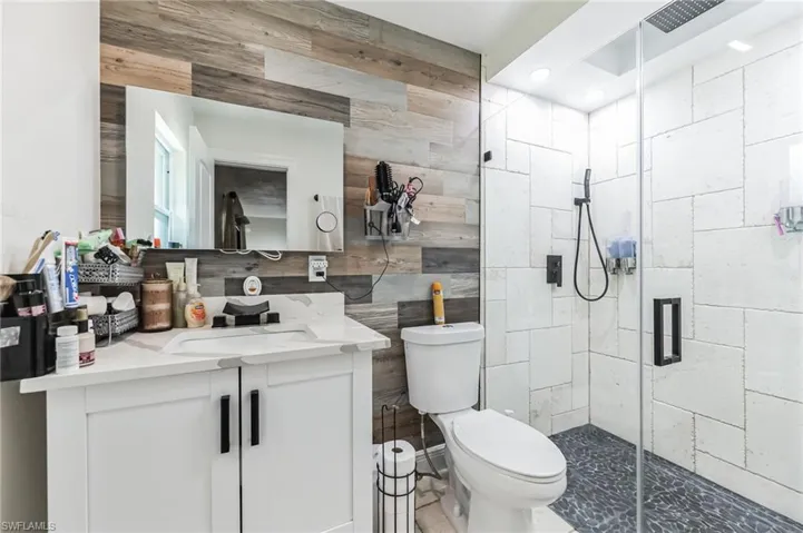Primary Bathroom (1yr young)