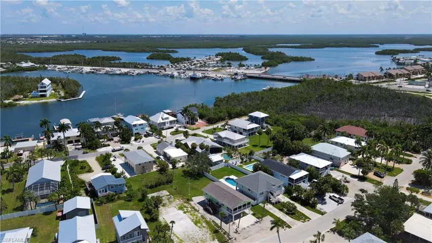 915 North St, Fort Myers Beach, Florida 33931
