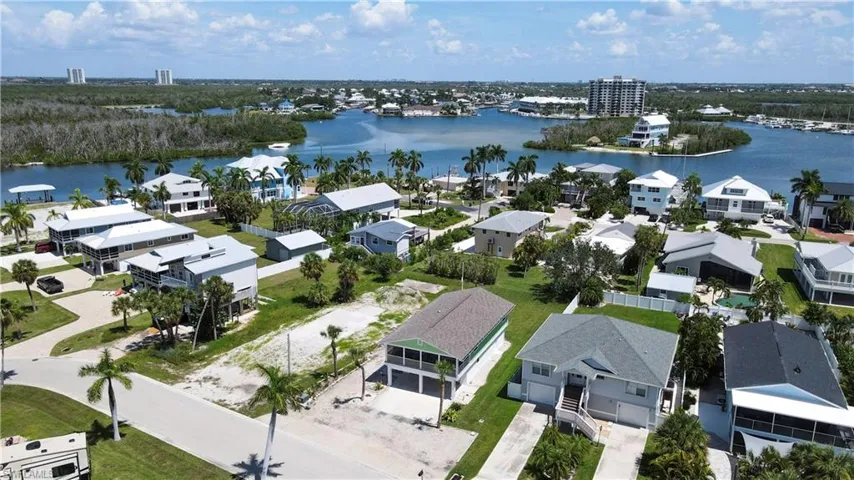 915 North St, Fort Myers Beach, Florida 33931
