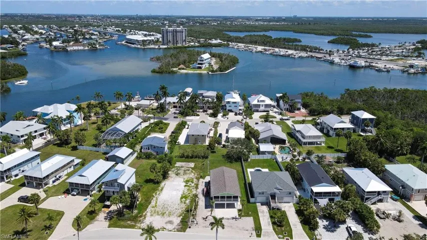 915 North St, Fort Myers Beach, Florida 33931