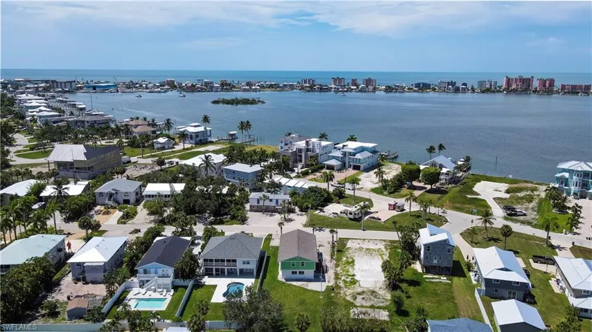 915 North St, Fort Myers Beach, Florida 33931