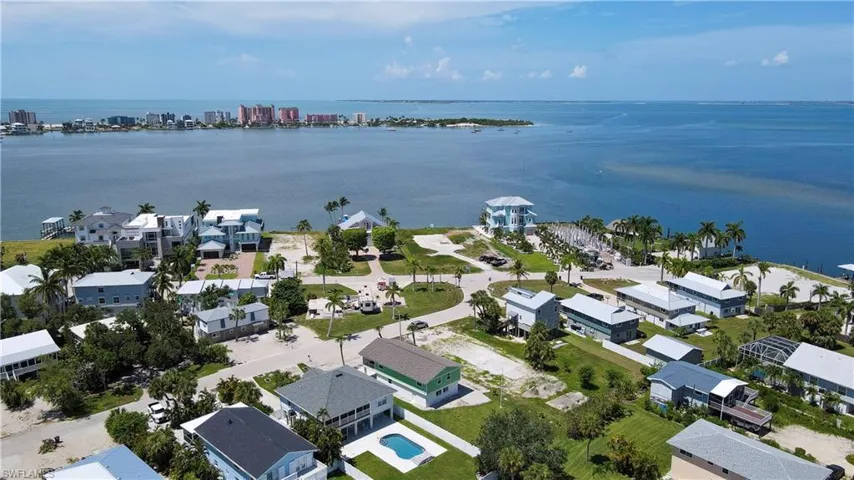 915 North St, Fort Myers Beach, Florida 33931