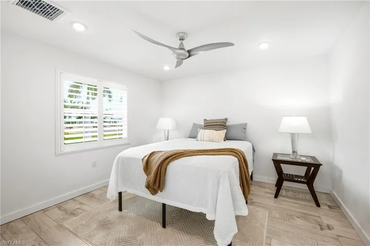 16 Sunview Blvd, Fort Myers Beach, Florida 33931
