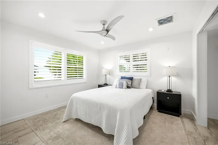 16 Sunview Blvd, Fort Myers Beach, Florida 33931