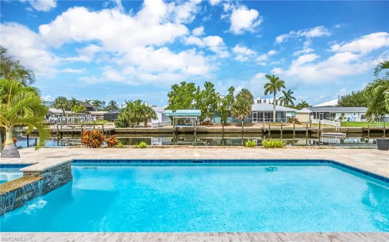 16 Sunview Blvd, Fort Myers Beach, Florida 33931