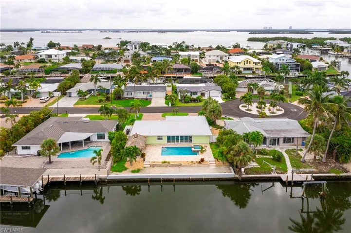 16 Sunview Blvd, Fort Myers Beach, Florida 33931