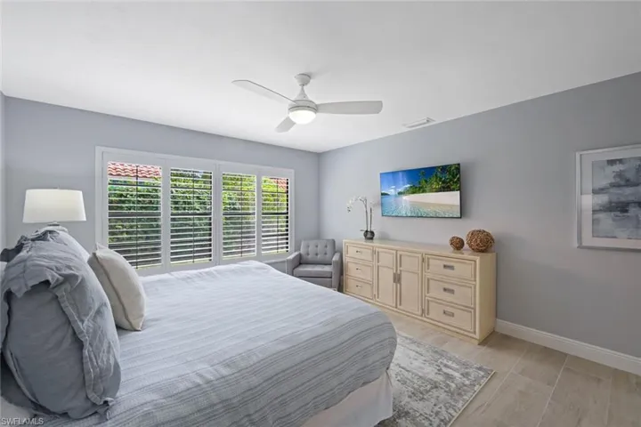714 Reef Point Cir, Naples, Florida 34108